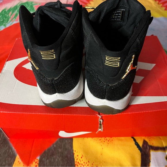 Air Jordan 11 - Picture 6 of 9
